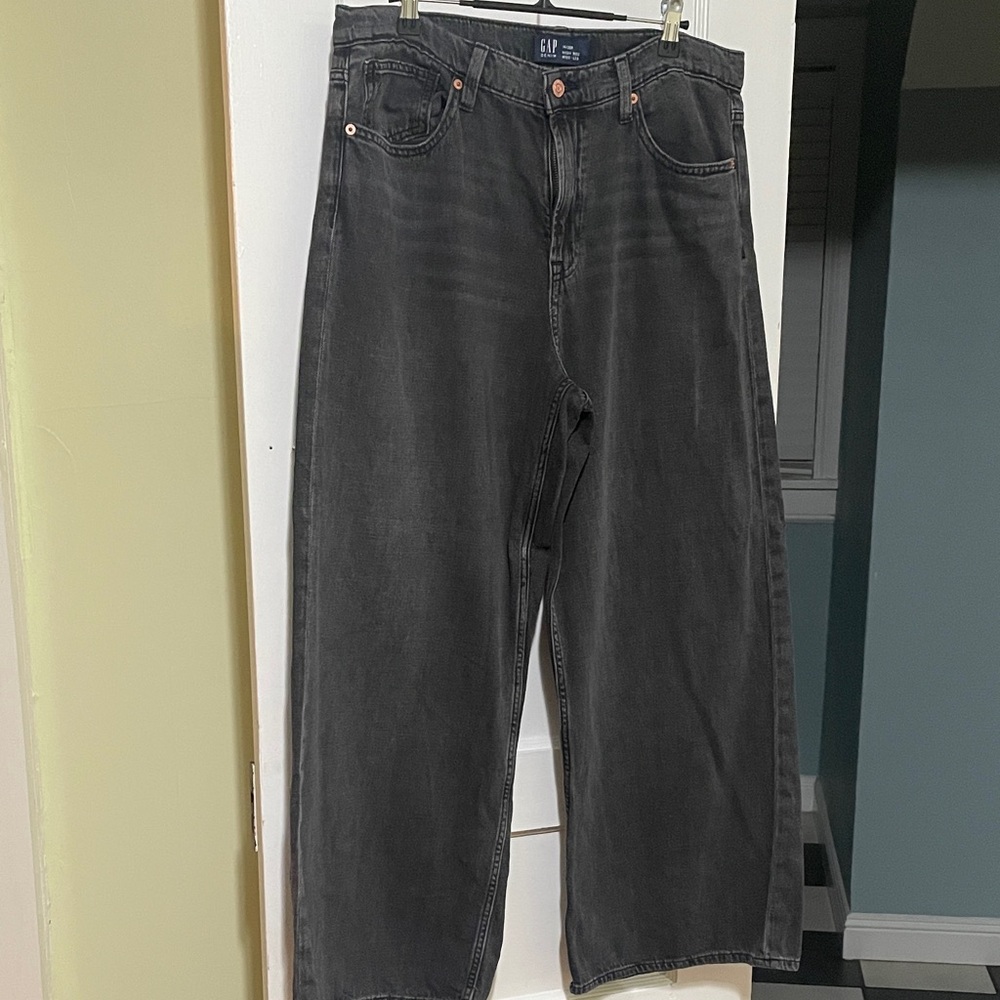 GAP women’s Charcoal Relaxed Jeans